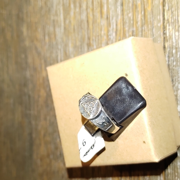 Celtic trinity ring - Picture 3 of 10